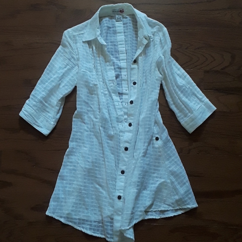 Great condition button up shirt